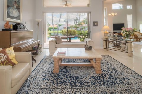 House in Boca Raton, Florida 5 bedrooms, 297.1 sq.m. № 2244897 - photo 11