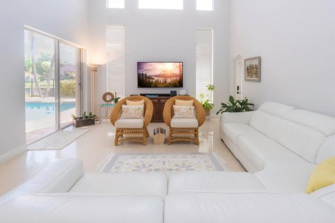 House in Boca Raton, Florida 5 bedrooms, 297.1 sq.m. № 2244897 - photo 20