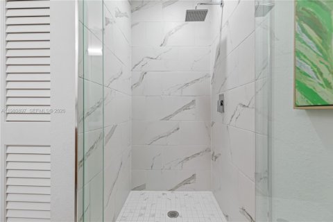 Снять в аренду виллу или дом в Дания-Бич, Флорида № 2050078 - фото 8