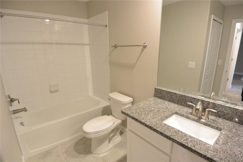 Townhouse in Lutz, Florida 3 bedrooms, 215.44 sq.m. № 2394365 - photo 24