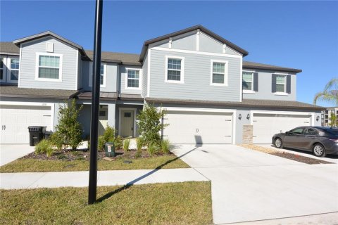 Townhouse in Lutz, Florida 3 bedrooms, 215.44 sq.m. № 2394365