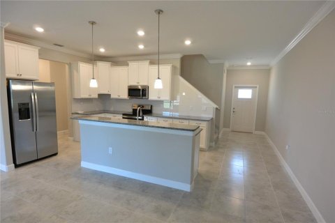 Townhouse in Lutz, Florida 3 bedrooms, 215.44 sq.m. № 2394365 - photo 8