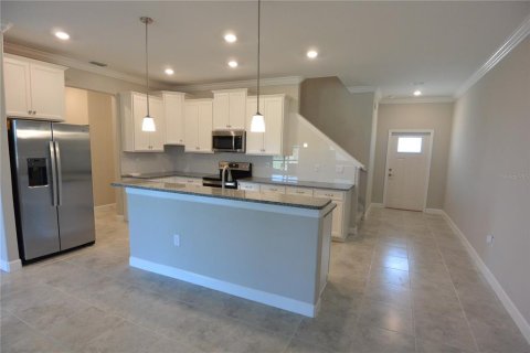 Townhouse in Lutz, Florida 3 bedrooms, 215.44 sq.m. № 2394365 - photo 6