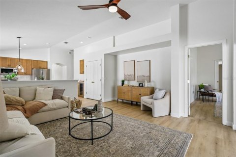 Casa en venta en Lutz, Florida, 5 dormitorios, 204.94 m2 № 2377530 - foto 17