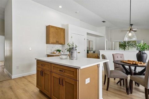 Casa en venta en Lutz, Florida, 5 dormitorios, 204.94 m2 № 2377530 - foto 10