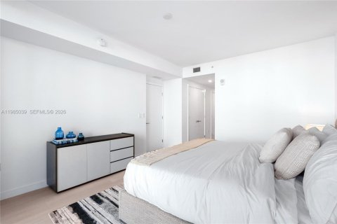 Снять в аренду кондоминиум в Бей-Харбор-Айлендс, Флорида 2 спальни, 172.89м2, № 2050885 - фото 20