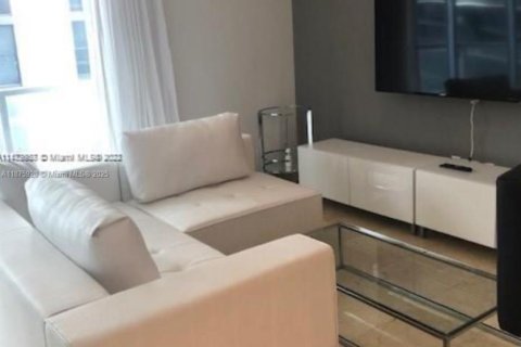 Снять в аренду кондоминиум в Майами, Флорида 1 спальня, 56.11м2, № 1943821 - фото 2