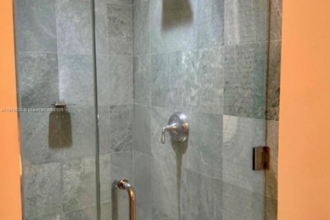 Снять в аренду кондоминиум в Майами, Флорида 1 спальня, 56.11м2, № 1943821 - фото 15