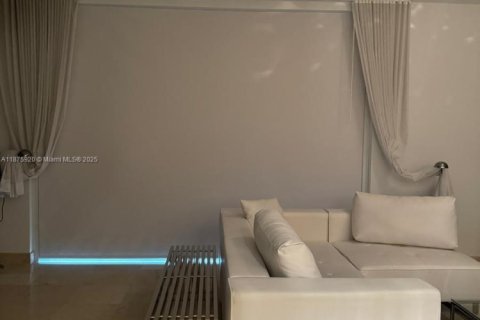 Снять в аренду кондоминиум в Майами, Флорида 1 спальня, 56.11м2, № 1943821 - фото 5