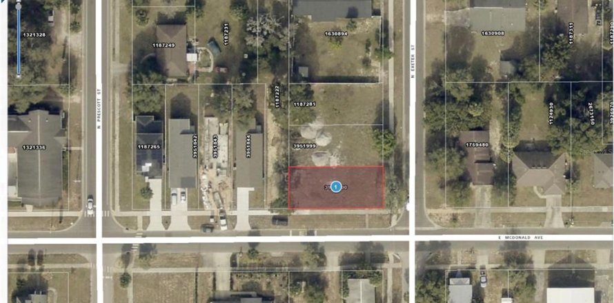 Terrain à Eustis, Floride № 2239219