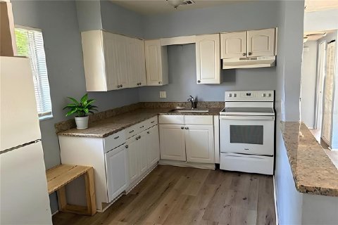 Villa ou maison à louer à Gulfport, Floride: 4 chambres, 99.22 m2 № 2425729 - photo 3