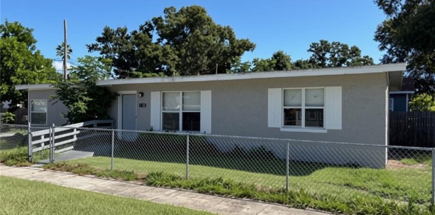 Villa ou maison à Gulfport, Floride 4 chambres, 99.22 m2 № 2425729