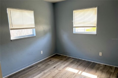 Villa ou maison à louer à Gulfport, Floride: 4 chambres, 99.22 m2 № 2425729 - photo 4