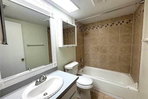 Apartamento en alquiler en Orlando, Florida, 2 dormitorios, 104.52 m2 № 1871027 - foto 14