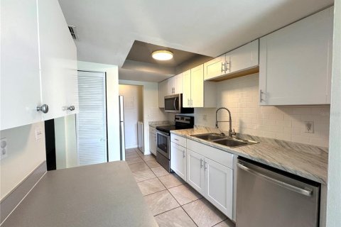 Apartamento en alquiler en Orlando, Florida, 2 dormitorios, 104.52 m2 № 1871027 - foto 10