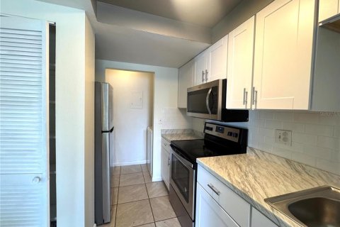 Apartamento en alquiler en Orlando, Florida, 2 dormitorios, 104.52 m2 № 1871027 - foto 9