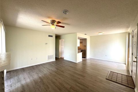 Apartamento en alquiler en Orlando, Florida, 2 dormitorios, 104.52 m2 № 1871027 - foto 4