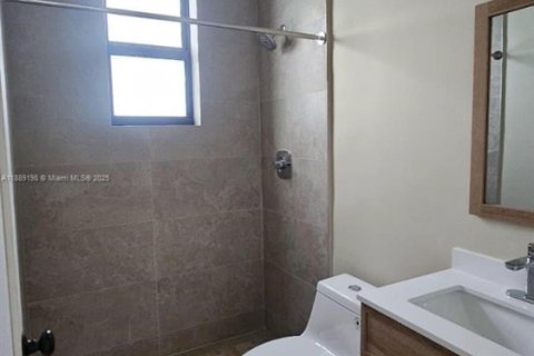 Propiedad comercial en alquiler en Homestead, Florida, 2 dormitorios, 357.49 m2 № 1938688 - foto 17