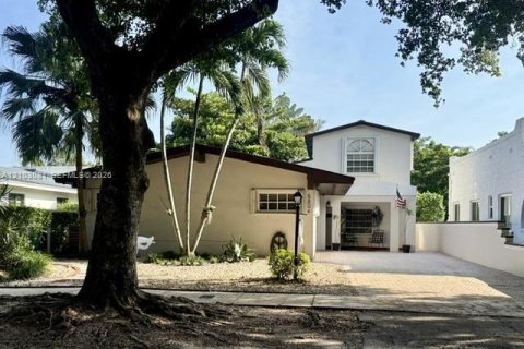 House in Miami, Florida 3 bedrooms, 226.5 sq.m. № 2416022