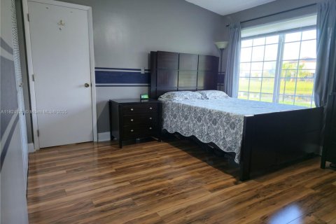House in Miramar, Florida 2 bedrooms, 84.73 sq.m. № 1791080 - photo 12