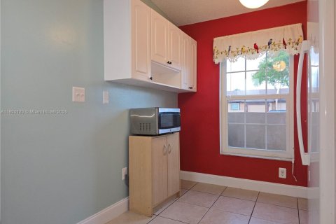 House in Miramar, Florida 2 bedrooms, 84.73 sq.m. № 1791080 - photo 10