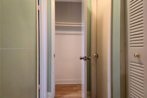 House in Miramar, Florida 2 bedrooms, 84.73 sq.m. № 1791080 - photo 20