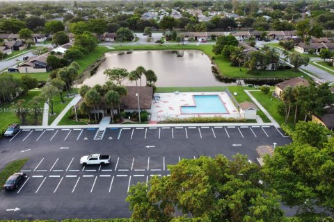 House in Miramar, Florida 2 bedrooms, 84.73 sq.m. № 1791080 - photo 23