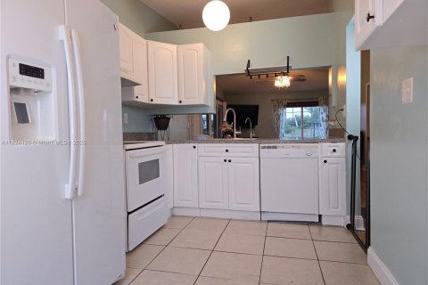 House in Miramar, Florida 2 bedrooms, 84.73 sq.m. № 1791080 - photo 8