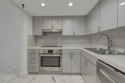 Condominio en venta en Miami Beach, Florida, 2 dormitorios, 85.56 m2 № 2089760 - foto 7