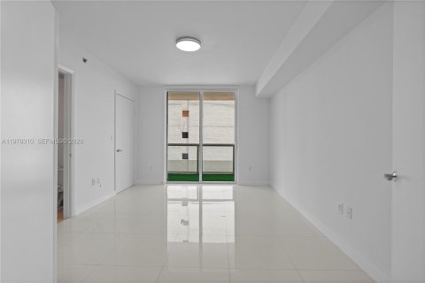 Condo in Miami, Florida, 3 bedrooms  № 2052910 - photo 25