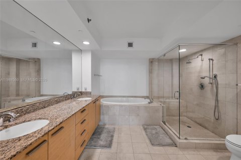 Condo in Hallandale Beach, Florida, 2 bedrooms  № 2053050 - photo 29