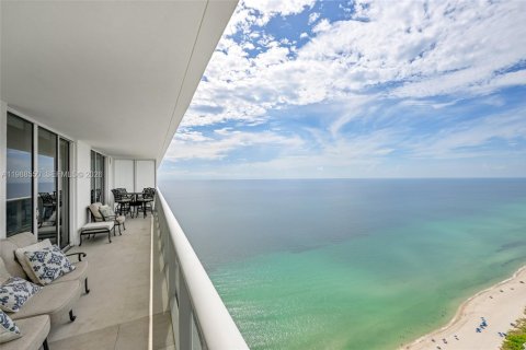 Condo in Hallandale Beach, Florida, 2 bedrooms  № 2053050