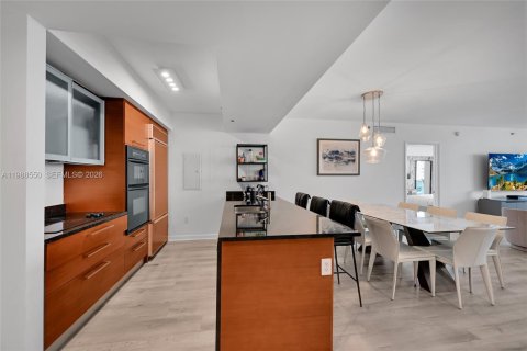 Condo in Hallandale Beach, Florida, 2 bedrooms  № 2053050 - photo 18