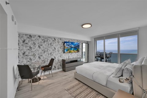 Condo in Hallandale Beach, Florida, 2 bedrooms  № 2053050 - photo 27