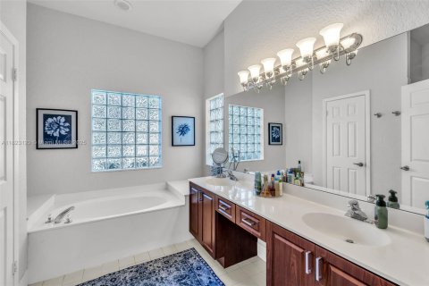 Villa ou maison à vendre à Weston, Floride: 3 chambres, 179.3 m2 № 1939935 - photo 19