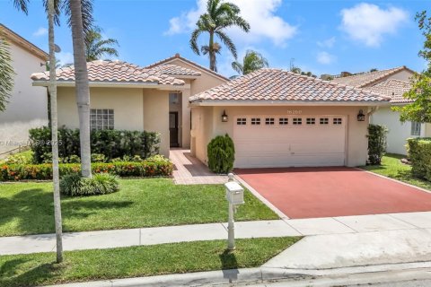 Villa ou maison à vendre à Weston, Floride: 3 chambres, 179.3 m2 № 1939935 - photo 1