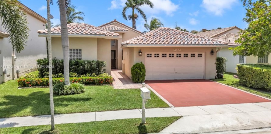 Villa ou maison à Weston, Floride 3 chambres, 179.3 m2 № 1939935