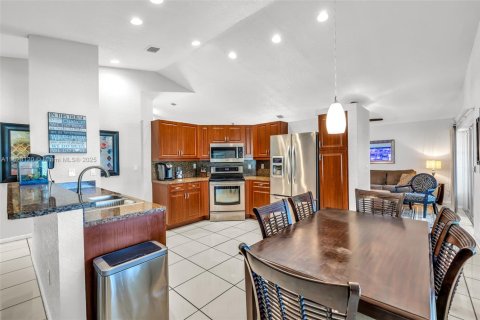 Villa ou maison à vendre à Weston, Floride: 3 chambres, 179.3 m2 № 1939935 - photo 12