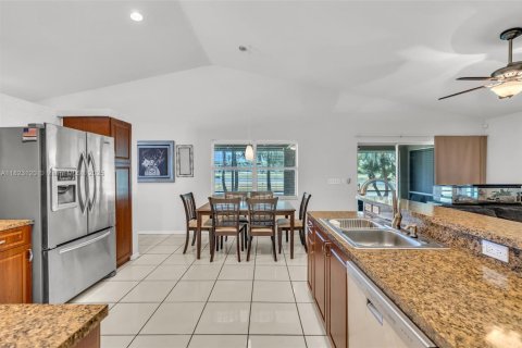 Villa ou maison à vendre à Weston, Floride: 3 chambres, 179.3 m2 № 1939935 - photo 11