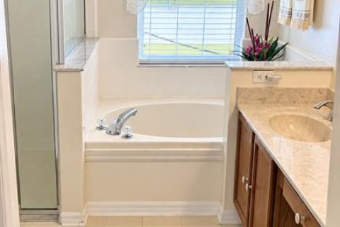 House in Orlando, Florida 4 bedrooms, 165.92 sq.m. № 2230655 - photo 19