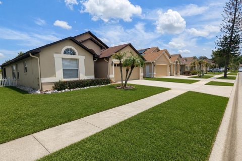 Villa ou maison à vendre à Orlando, Floride: 4 chambres, 165.92 m2 № 2230655 - photo 2