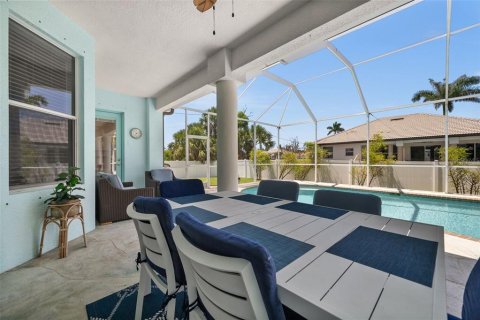 House in Cape Coral, Florida 3 bedrooms, 174.28 sq.m. № 1758326 - photo 30