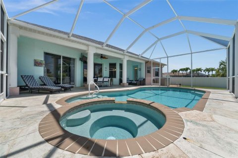 House in Cape Coral, Florida 3 bedrooms, 174.28 sq.m. № 1758326 - photo 5