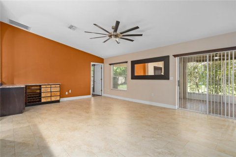 Villa ou maison à vendre à Spring Hill, Floride: 4 chambres, 189.43 m2 № 2416262 - photo 16