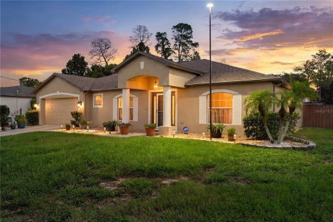 Villa ou maison à vendre à Spring Hill, Floride: 4 chambres, 189.43 m2 № 2416262 - photo 2