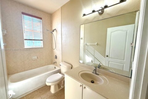 Condominio en alquiler en Homestead, Florida, 3 dormitorios, 99.96 m2 № 1946548 - foto 16