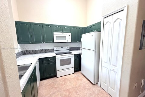 Condominio en alquiler en Homestead, Florida, 3 dormitorios, 99.96 m2 № 1946548 - foto 1
