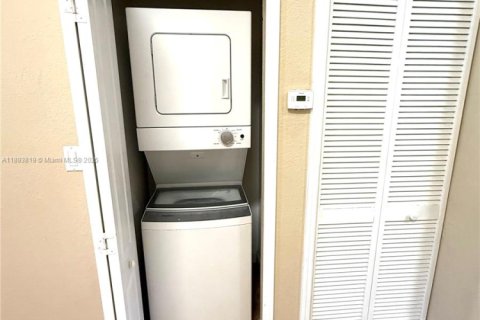 Condominio en alquiler en Homestead, Florida, 3 dormitorios, 99.96 m2 № 1946548 - foto 24
