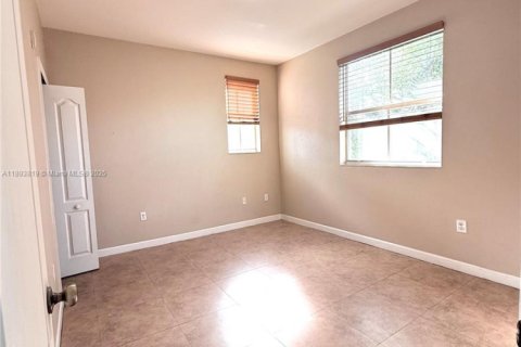 Condominio en alquiler en Homestead, Florida, 3 dormitorios, 99.96 m2 № 1946548 - foto 5