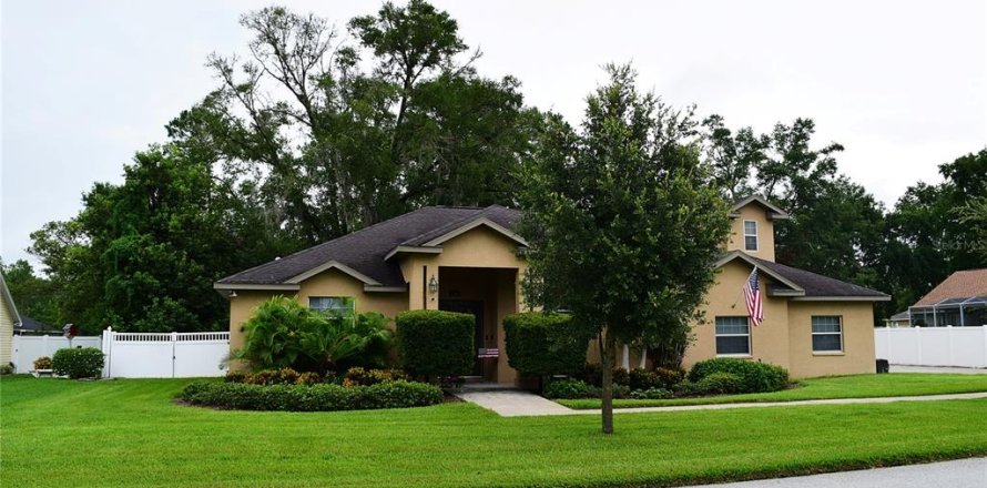 House in San Antonio, Florida 5 bedrooms, 327.39 sq.m. № 1816307